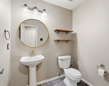 1122 Antoinette Drive - Photo Thumbnail 11