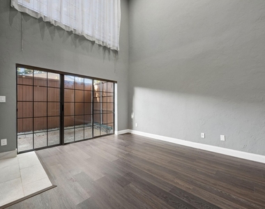 5100 Verde Valley Lane - Photo Thumbnail 7