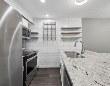 5100 Verde Valley Lane - Photo Thumbnail 9