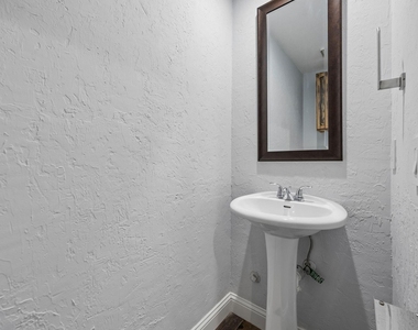 5100 Verde Valley Lane - Photo Thumbnail 11