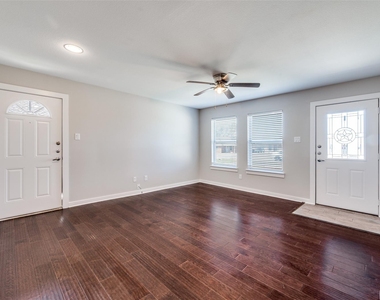612 N 6th - Photo Thumbnail 2