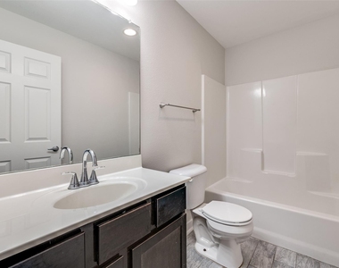 612 N 6th - Photo Thumbnail 7