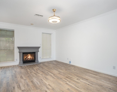 4704 Carolina Trace Trail - Photo Thumbnail 23