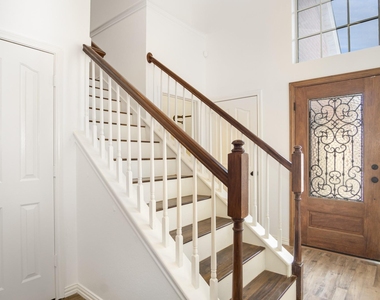 4704 Carolina Trace Trail - Photo Thumbnail 2