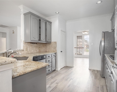 4704 Carolina Trace Trail - Photo Thumbnail 15