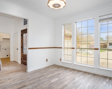 4704 Carolina Trace Trail - Photo Thumbnail 24
