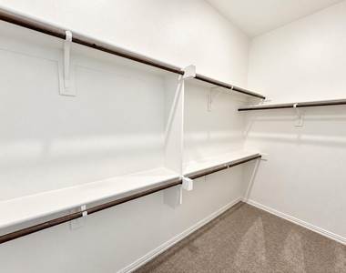 4708 Craymore Road - Photo Thumbnail 5