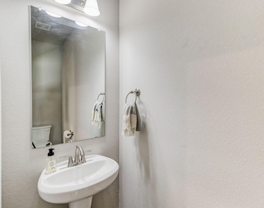 789 Wa Denton Drive - Photo Thumbnail 7