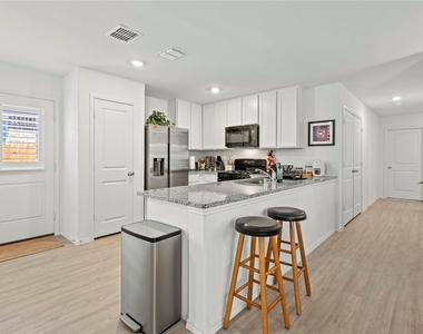 3032 Ashbrook Lane - Photo Thumbnail 6