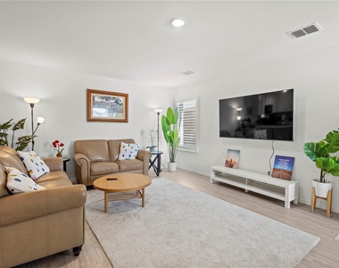 3032 Ashbrook Lane - Photo Thumbnail 3
