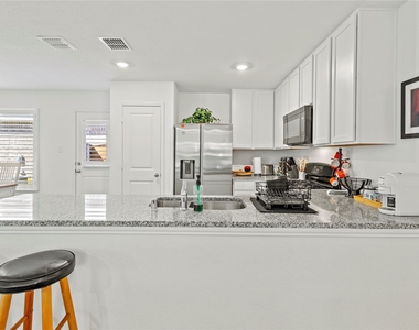 3032 Ashbrook Lane - Photo Thumbnail 8