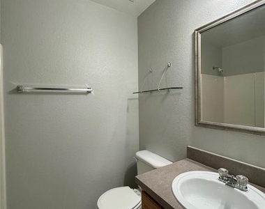 2064 Falls Creek Drive - Photo Thumbnail 6
