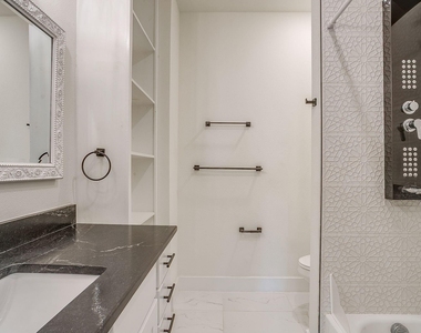 2921 Gipson Street - Photo Thumbnail 12