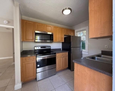 400 Metcalf Court - Photo Thumbnail 4