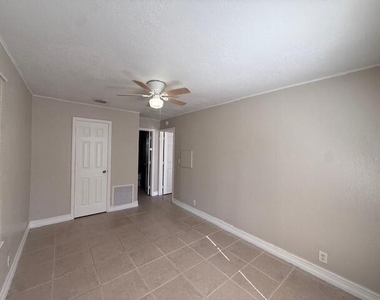 400 Metcalf Court - Photo Thumbnail 20