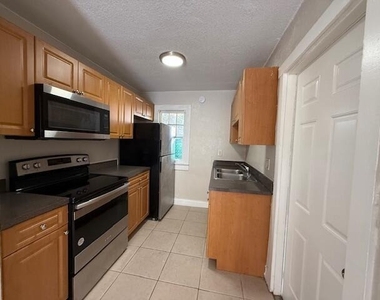 400 Metcalf Court - Photo Thumbnail 3