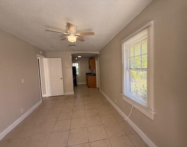 400 Metcalf Court - Photo Thumbnail 8