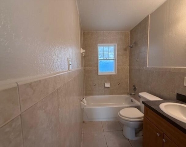 400 Metcalf Court - Photo Thumbnail 11