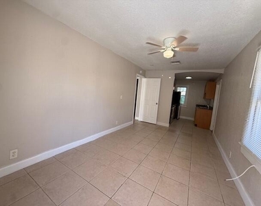 400 Metcalf Court - Photo Thumbnail 25