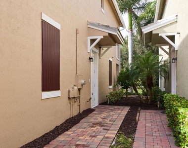 1080 Community Drive - Photo Thumbnail 25