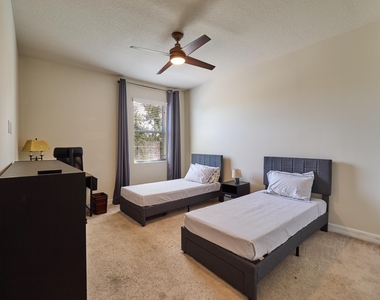 1080 Community Drive - Photo Thumbnail 19