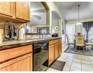 1505 Sparrow Lane - Photo Thumbnail 7