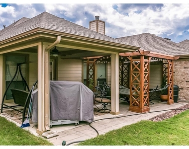 1505 Sparrow Lane - Photo Thumbnail 16