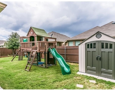 1505 Sparrow Lane - Photo Thumbnail 17