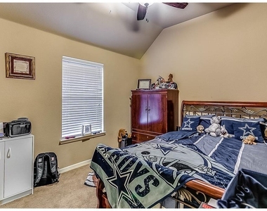 1505 Sparrow Lane - Photo Thumbnail 12