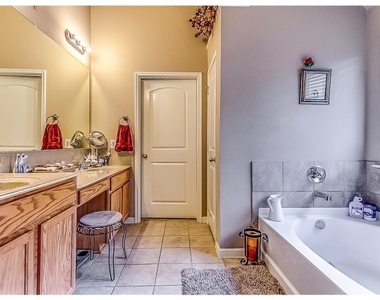 1505 Sparrow Lane - Photo Thumbnail 10