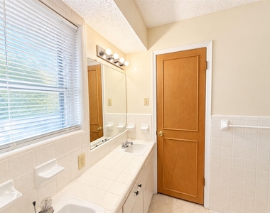 7 Timberside Drive - Photo Thumbnail 13