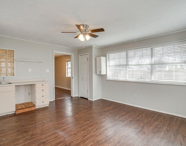 406 Bellevue Drive - Photo Thumbnail 24