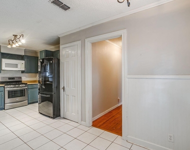 406 Bellevue Drive - Photo Thumbnail 7