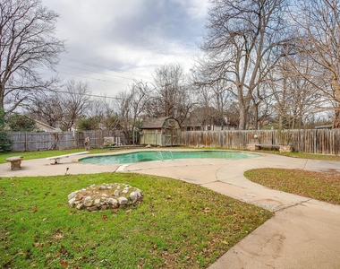 406 Bellevue Drive - Photo Thumbnail 34