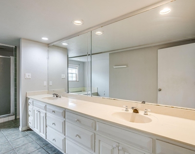 406 Bellevue Drive - Photo Thumbnail 15