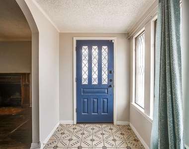 406 Bellevue Drive - Photo Thumbnail 3