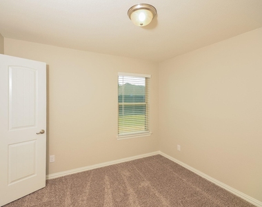 145 Cedar Canyon Drive - Photo Thumbnail 8