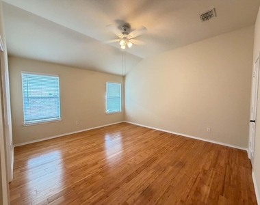 625 Soledad - Photo Thumbnail 7
