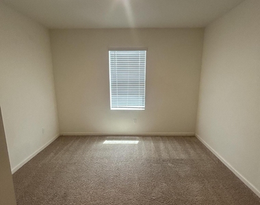 341 Sw Ridgecrest Drive - Photo Thumbnail 11