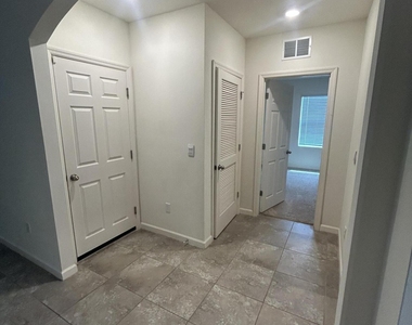 341 Sw Ridgecrest Drive - Photo Thumbnail 9