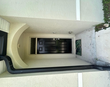 341 Sw Ridgecrest Drive - Photo Thumbnail 2