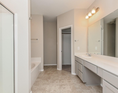 6252 Outrigger Road - Photo Thumbnail 11