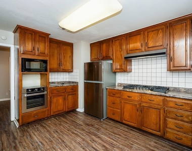 3516 Revere Street - Photo Thumbnail 4