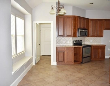 10312 Colfax Drive - Photo Thumbnail 6