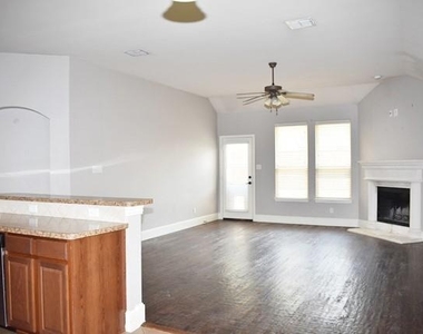 10312 Colfax Drive - Photo Thumbnail 8