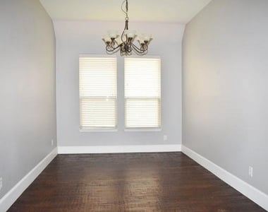 10312 Colfax Drive - Photo Thumbnail 9