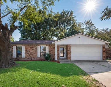515 Forestwood Drive - Photo Thumbnail 1
