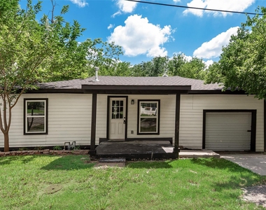 105 Weaver Street - Photo Thumbnail 3