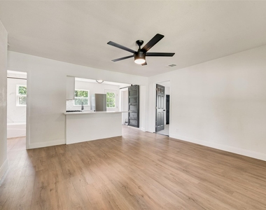 105 Weaver Street - Photo Thumbnail 5