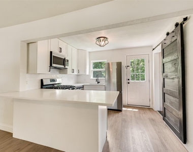 105 Weaver Street - Photo Thumbnail 8